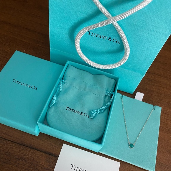 Tiffany&Co. Elsa Peretti turquoise pendant.